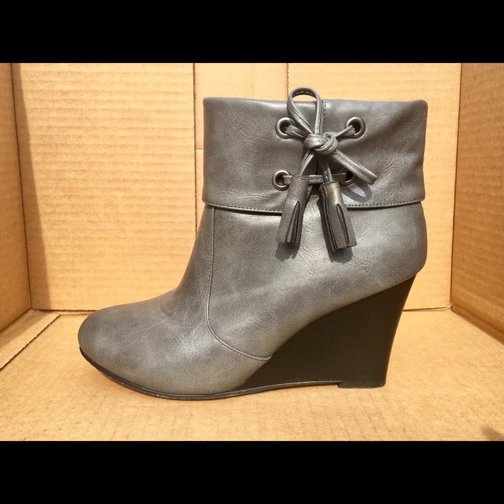 Steve Madden Wedge Ankle Boots Size 8